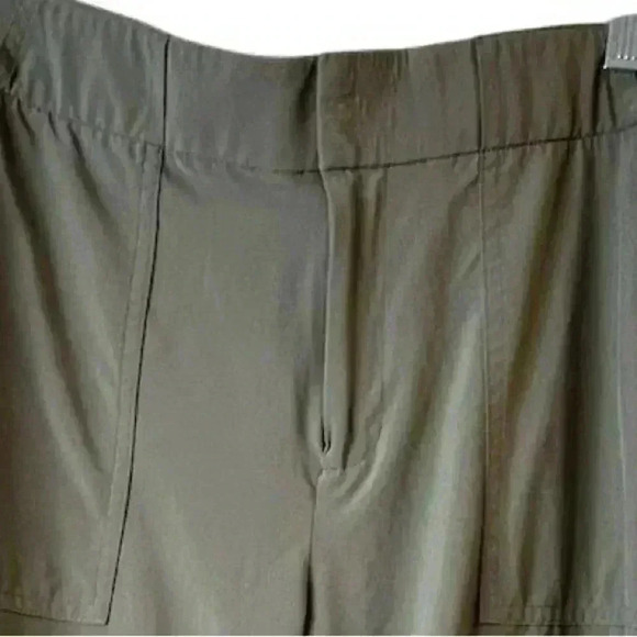Athleta Tribeca Utility Crop Laurel Olive Green Pants Size 10 - Picture 4 of 14